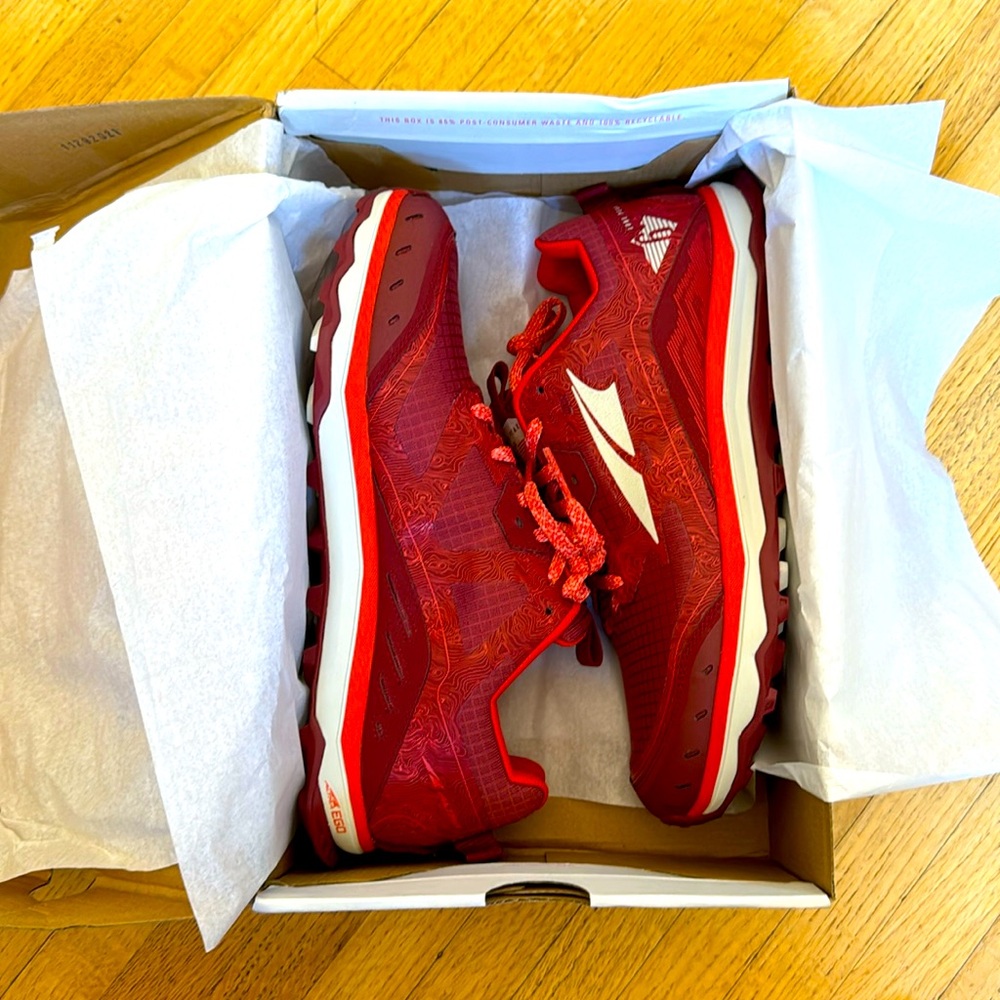 NIB Altra Men’s Lone Peak 6 size 10!